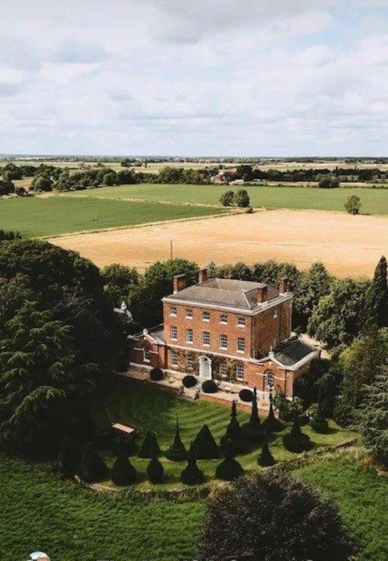 Cressy Hall - Historic Grade II Listed Manor, Gorgeous Topiary Garden Gosberton 외부 사진